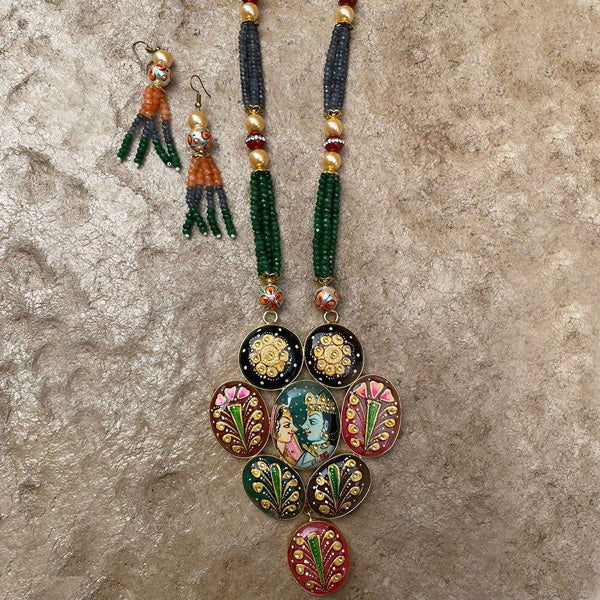 statement-radha-krishan-necklace